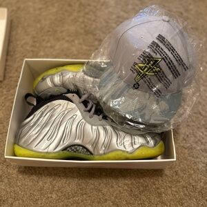 Nike Air ‘Foamposites’ W/ Hat To Match